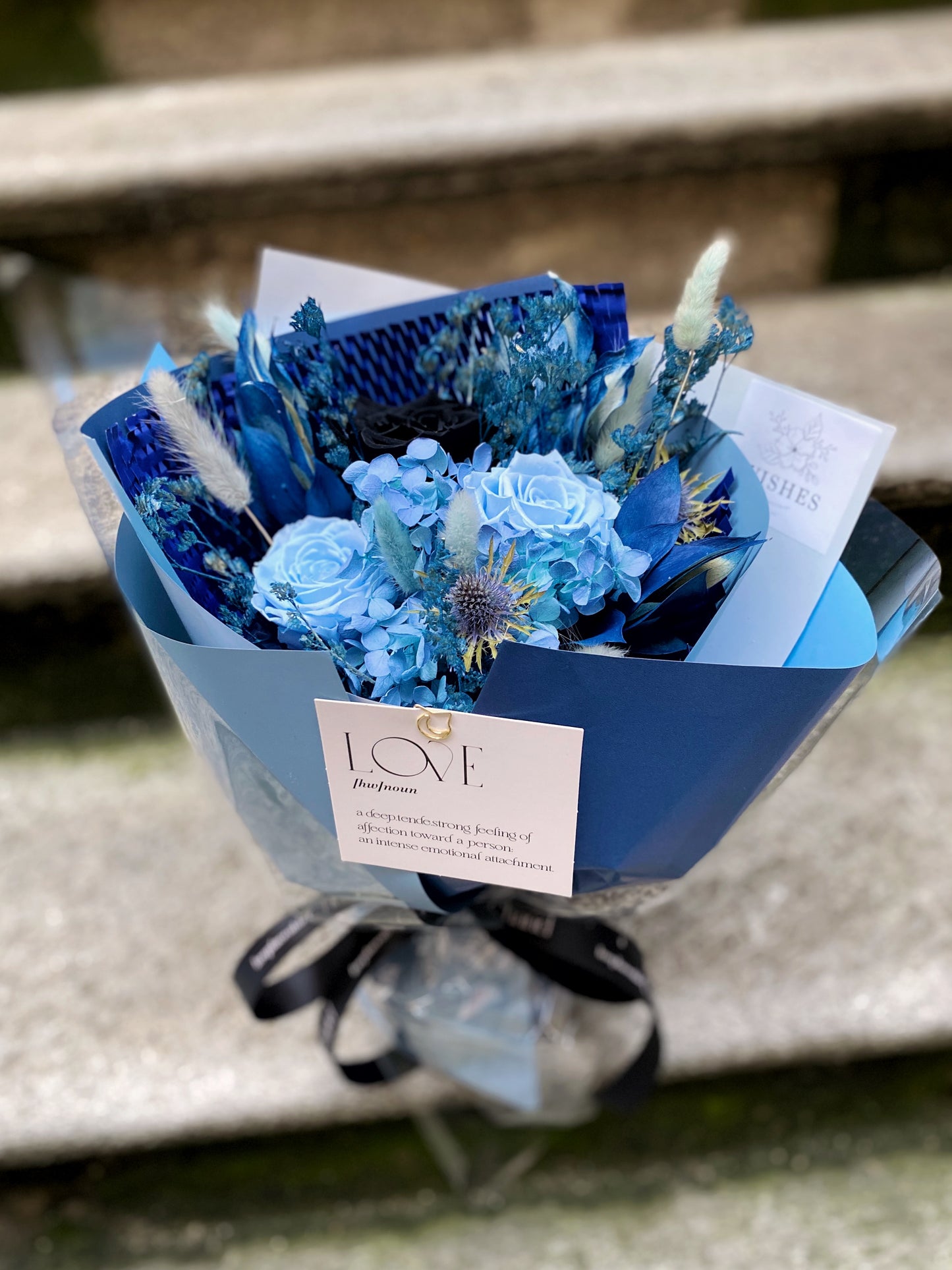 Preserved Flowers Bouquet Small - Black Blue