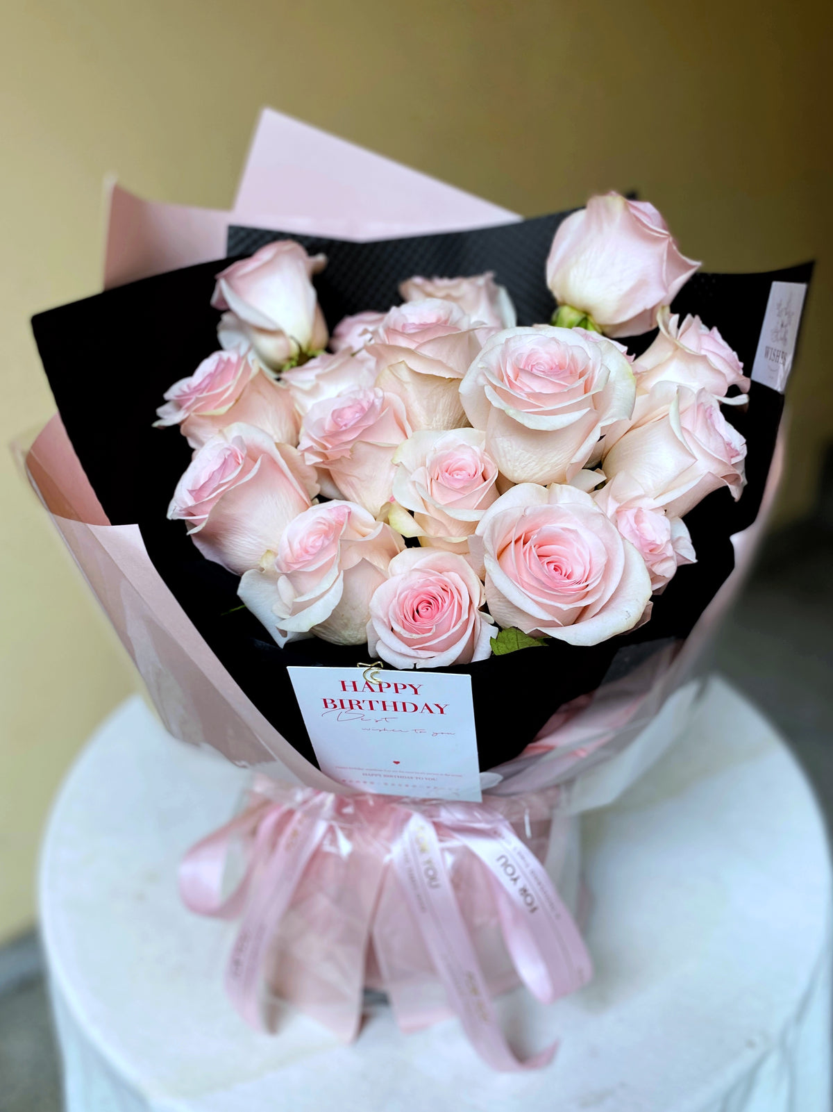 Daily Fresh Roses. Shop Large Fresh Flower Bouquet - Pink Roses – WishesMilano