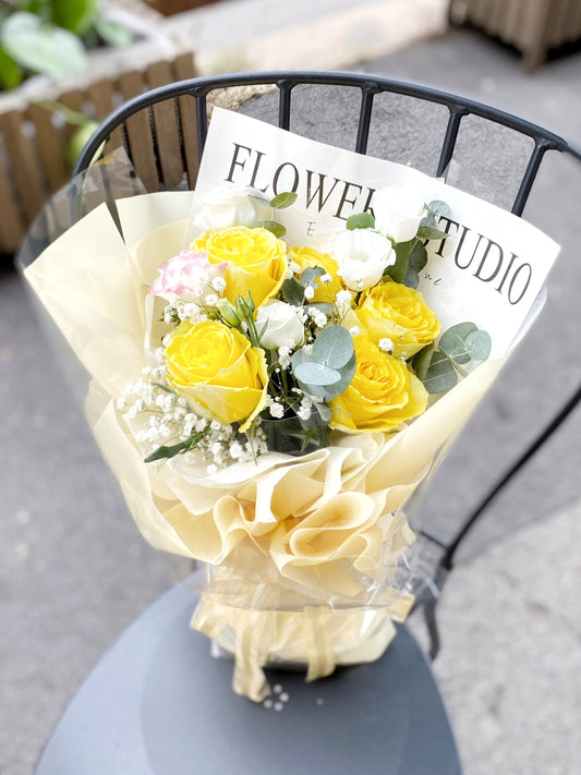 Mini Fresh Flower Bouquet - Yellow/Crema